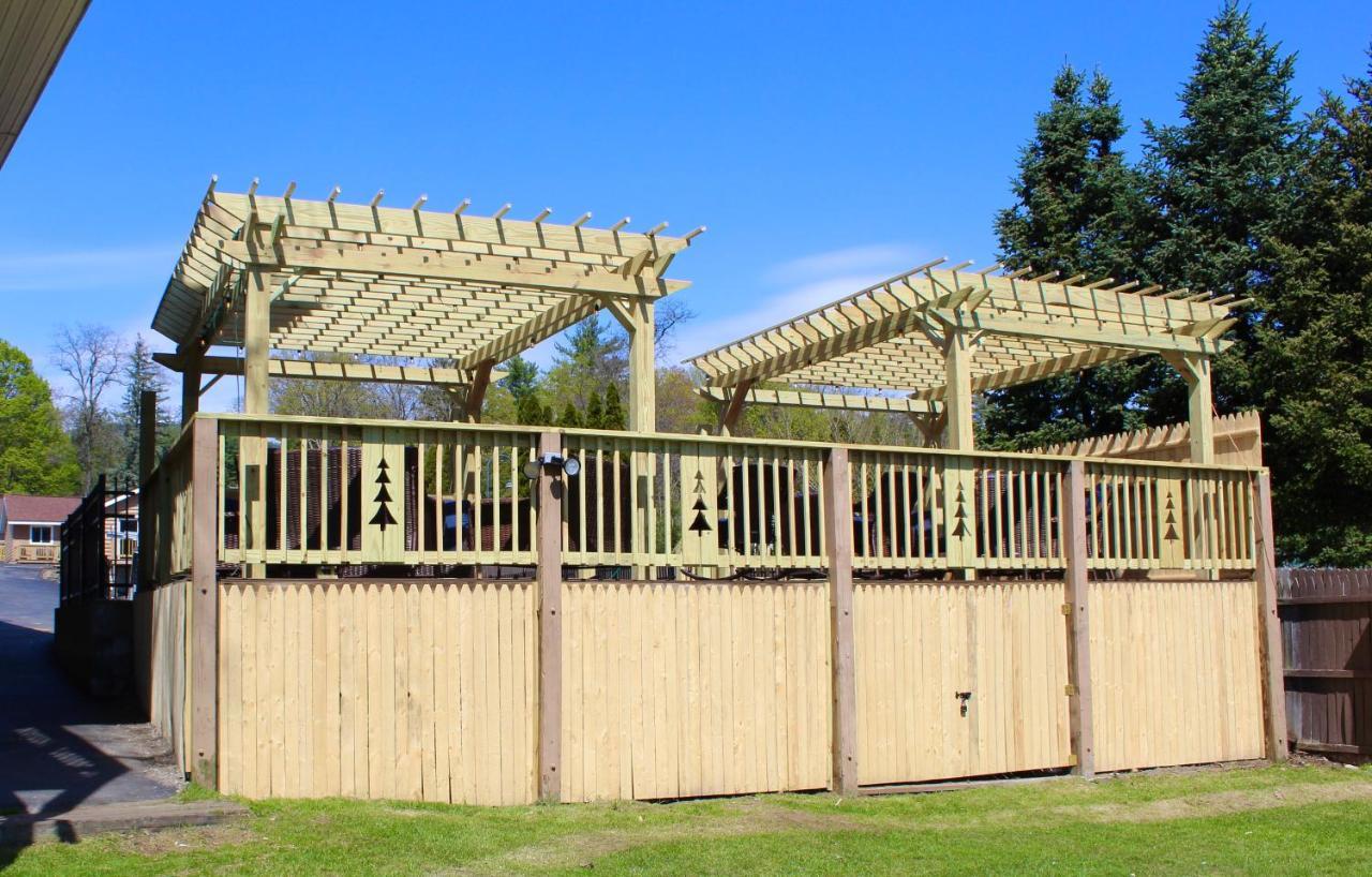 The Sundowner On Lake George Exterior photo